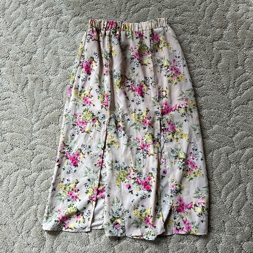 Chloe K Nordstrom’s Skirt Size Small Floral